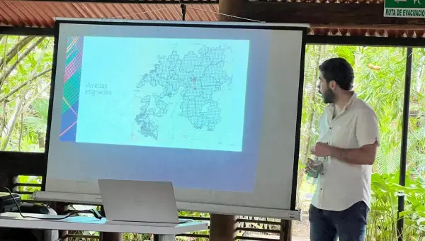 Mateo Dulce Rubio presenting RELand
