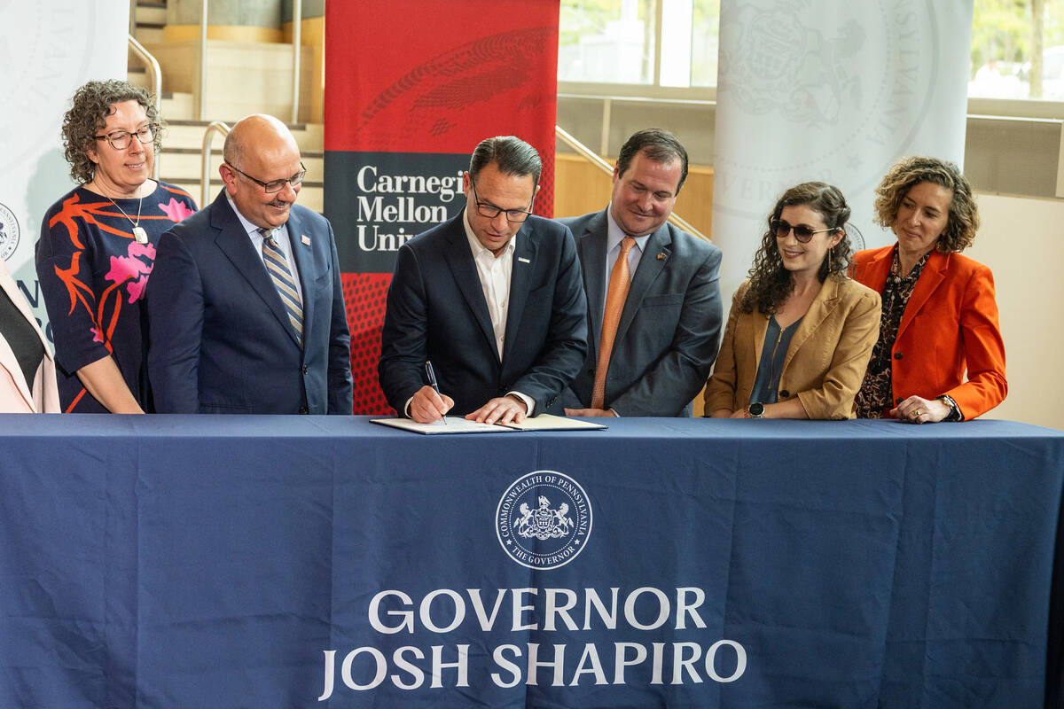 Gov. Shapiro visits Carnegie Mellon.