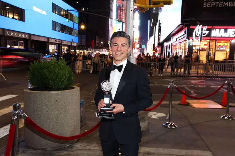 tony-awards-hylenski-900x600-min.jpg