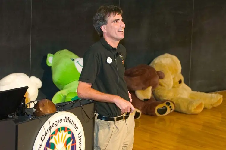 Randy Pausch delivers his Last Lecture.