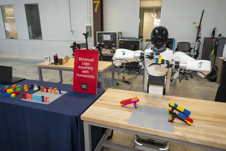 A lego robotics demonstration during the Robotics Innovation Center opening.